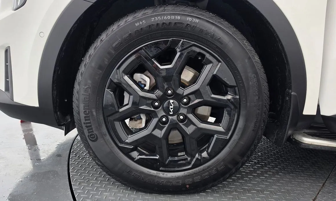 Kia Sorento — фото 9
