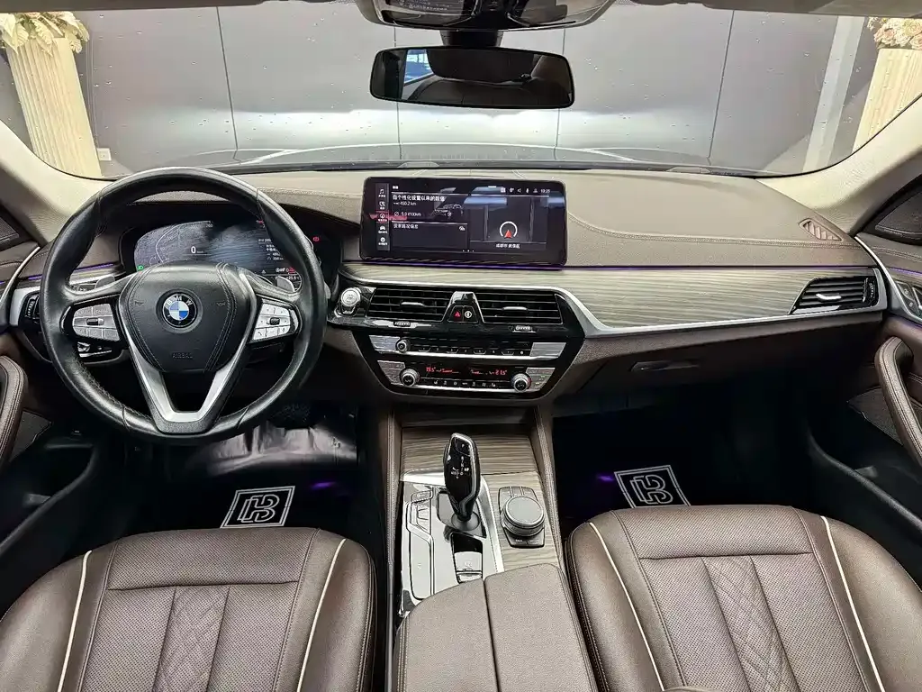 BMW 5 Series — фото 8