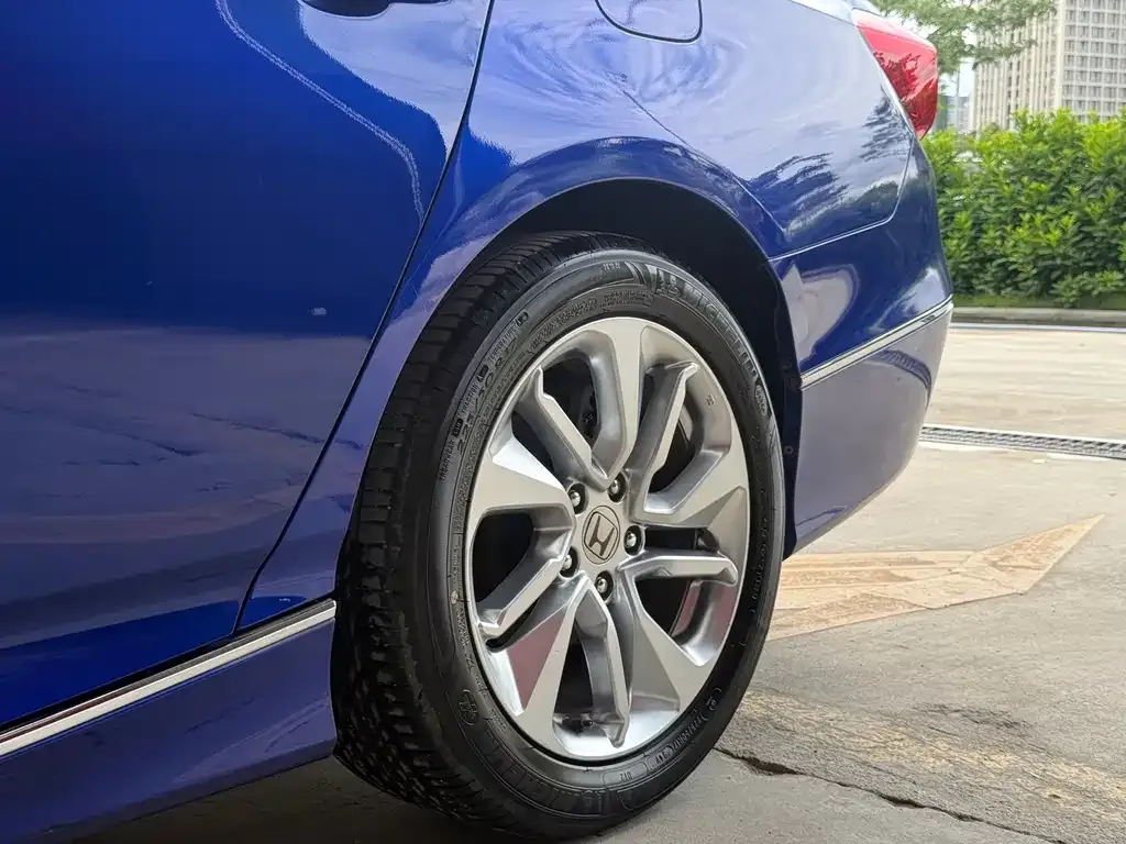 Honda Accord — фото 2