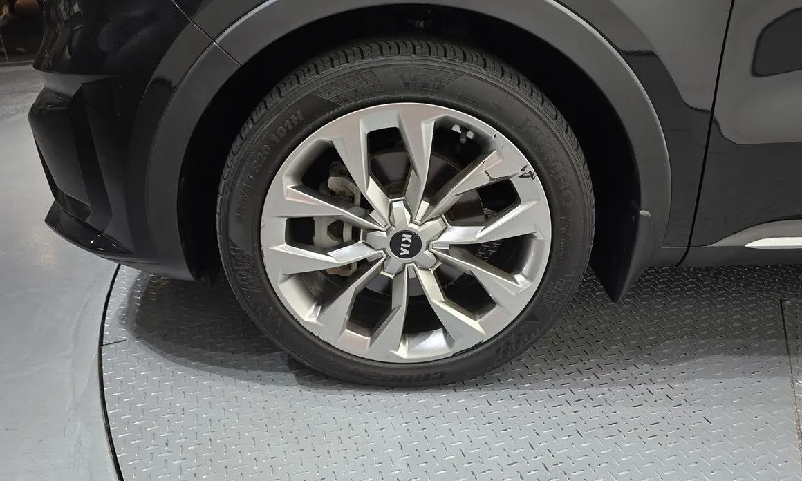 Kia Sorento — фото 8