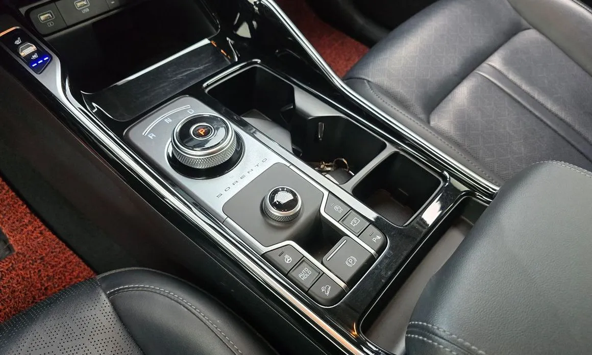 Kia Sorento — фото 5