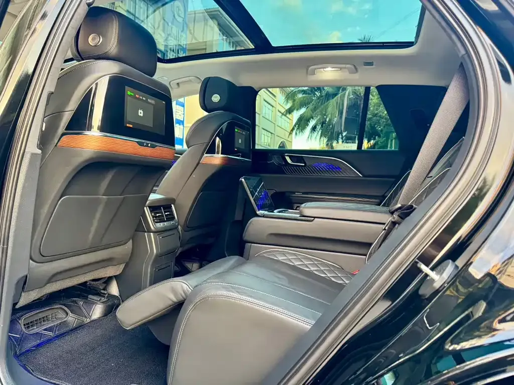 Hongqi E-HS9 — фото 10