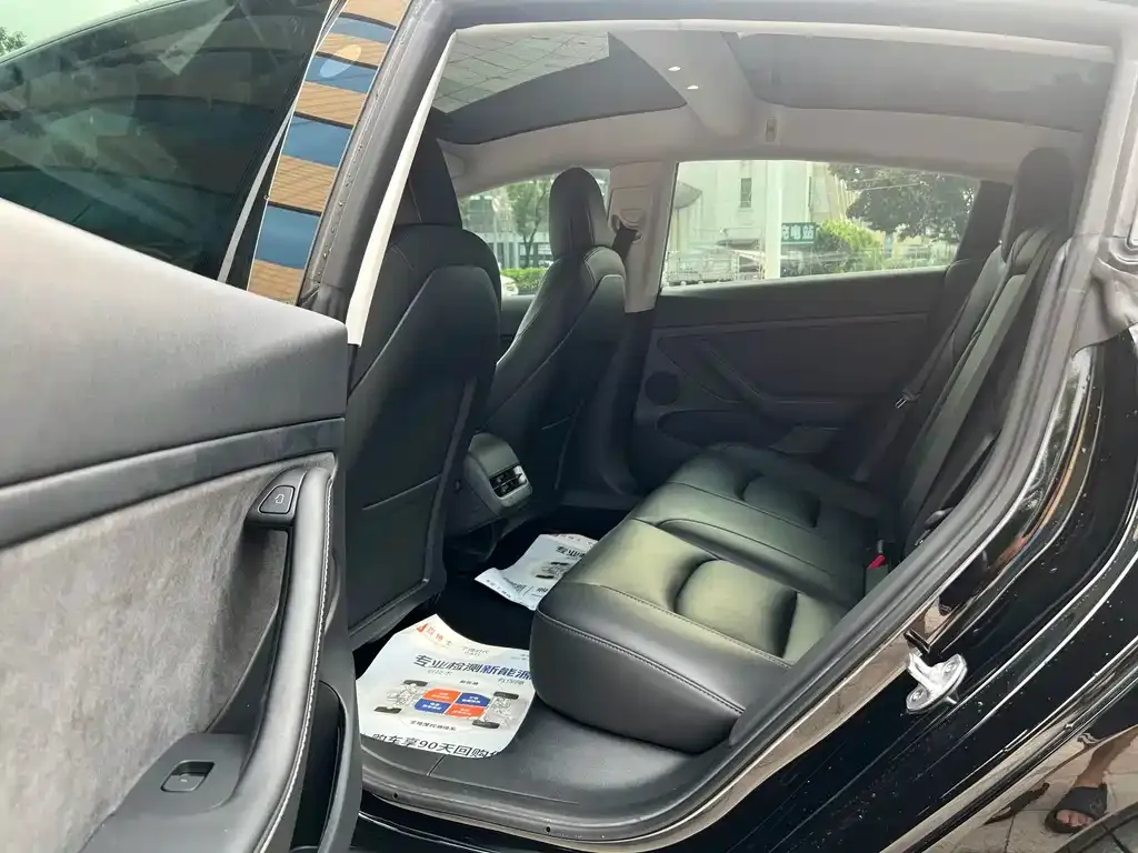 Tesla Model 3 — фото 3