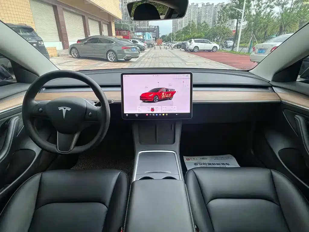 Tesla Model 3 — фото 7