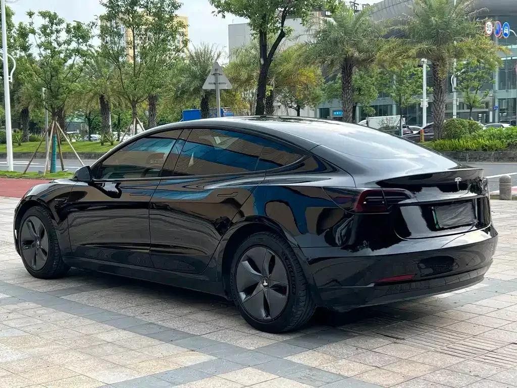 Tesla Model 3 — фото 6