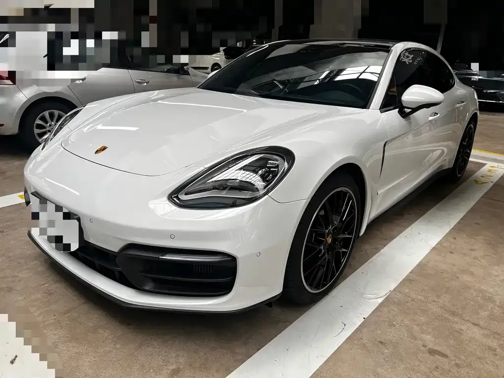 Porsche Panamera — фото 1