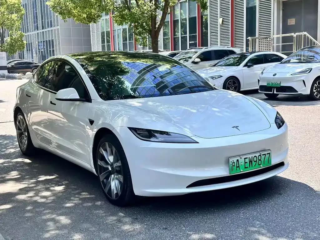 Tesla Model 3 — фото 5