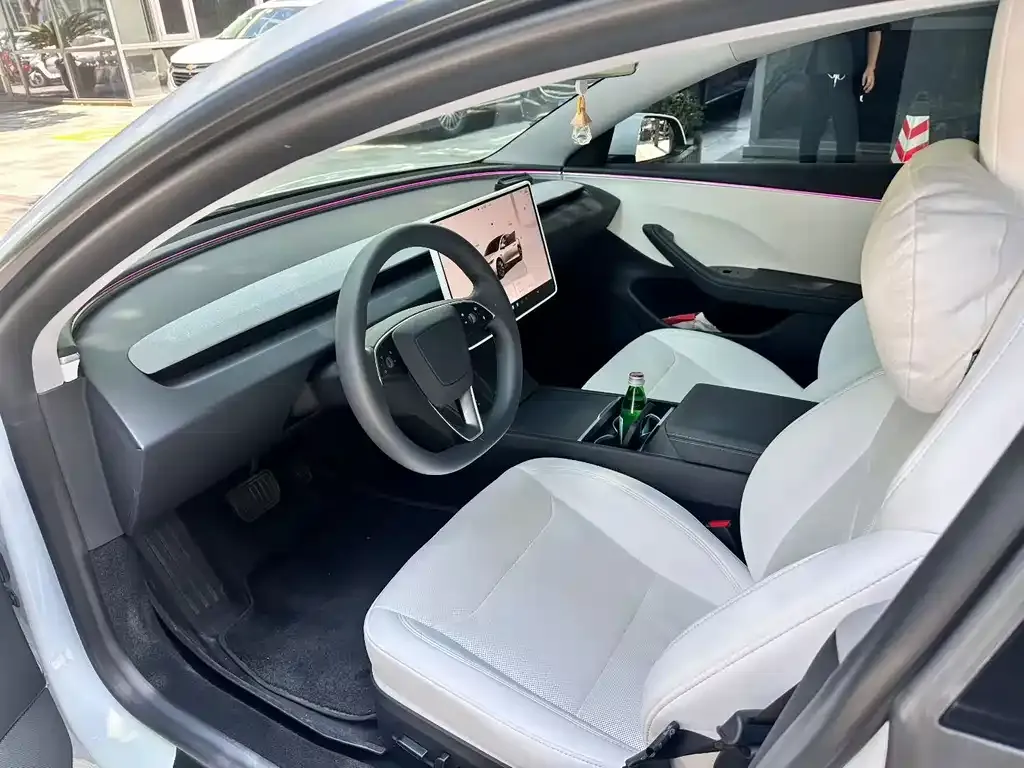 Tesla Model 3 — фото 2