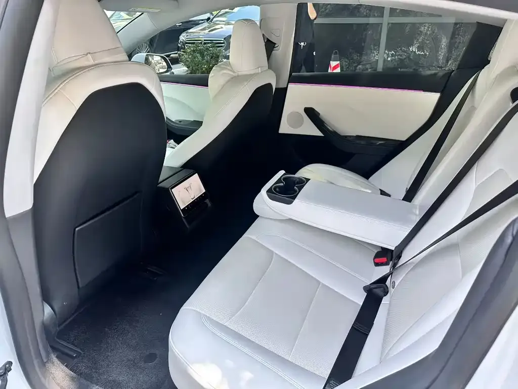 Tesla Model 3 — фото 6