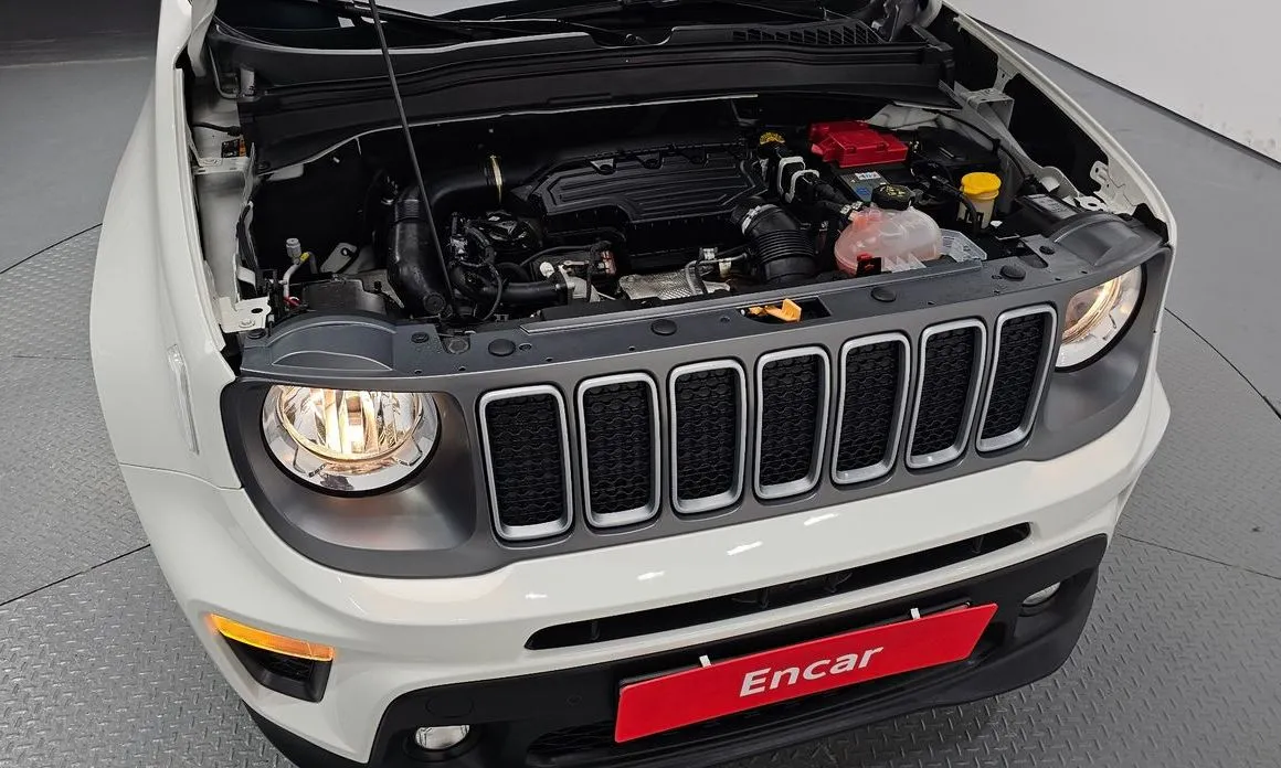 Jeep Renegade — фото 9