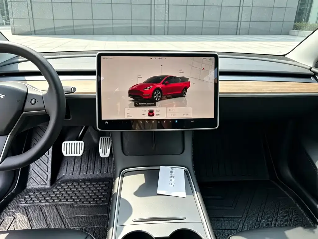 Tesla Model Y — фото 6