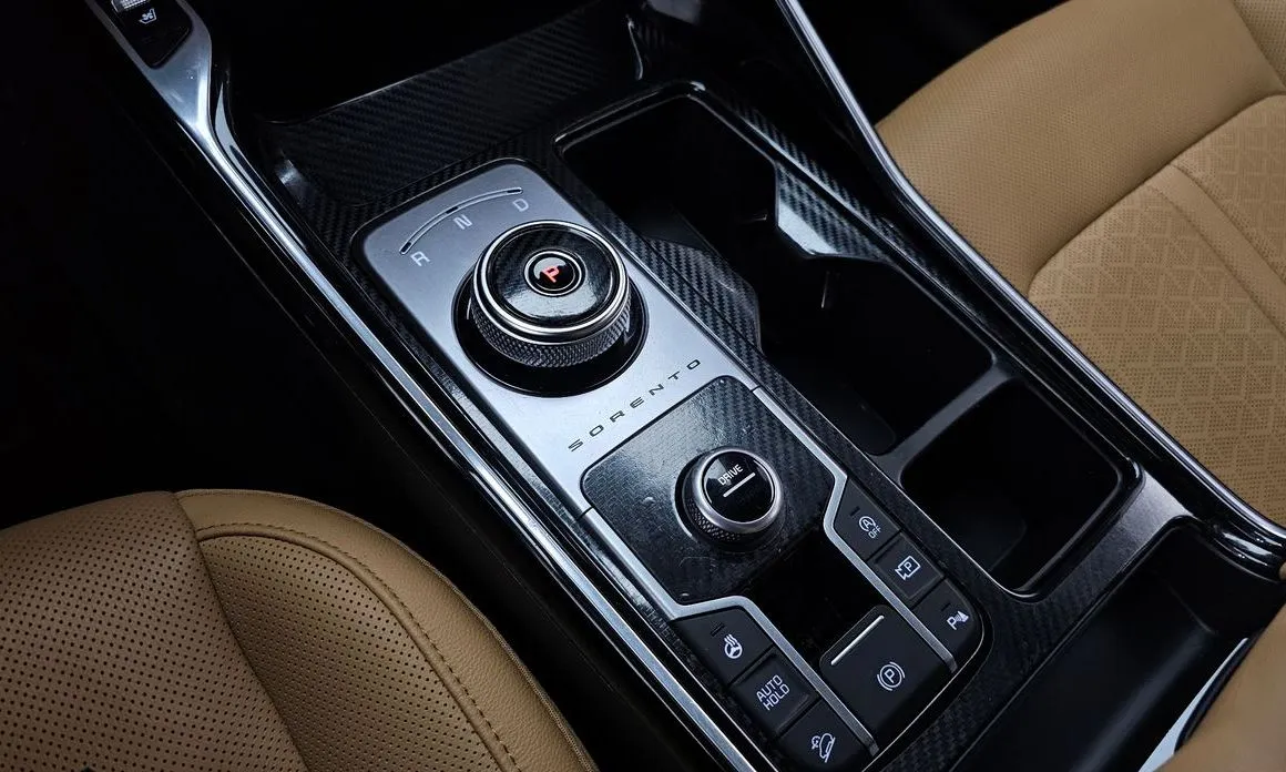 Kia Sorento — фото 8