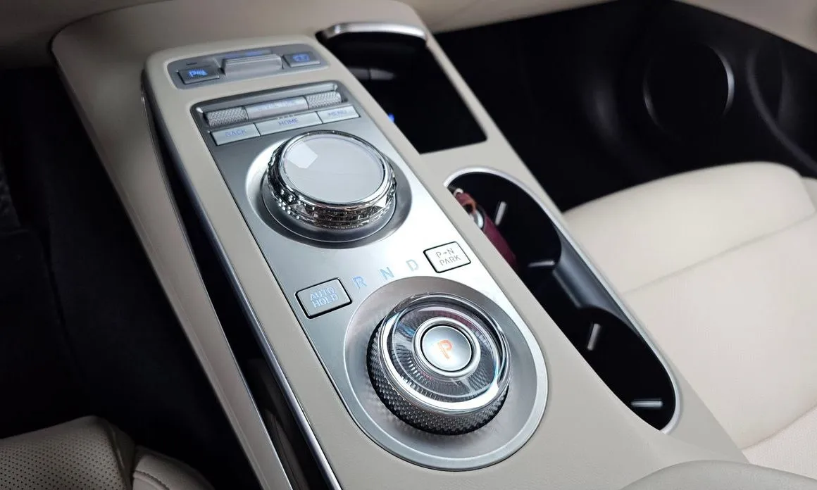 Genesis GV70 — фото 10