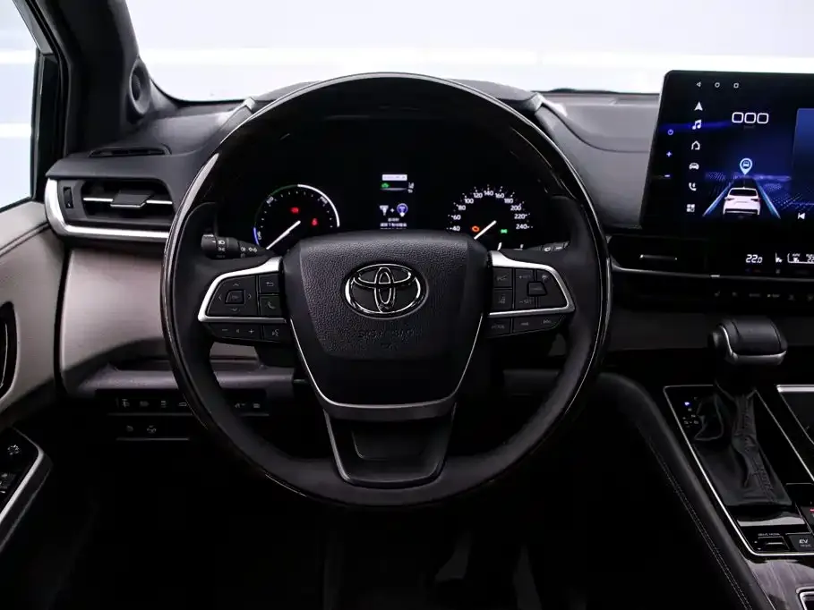Toyota Sienna — фото 10