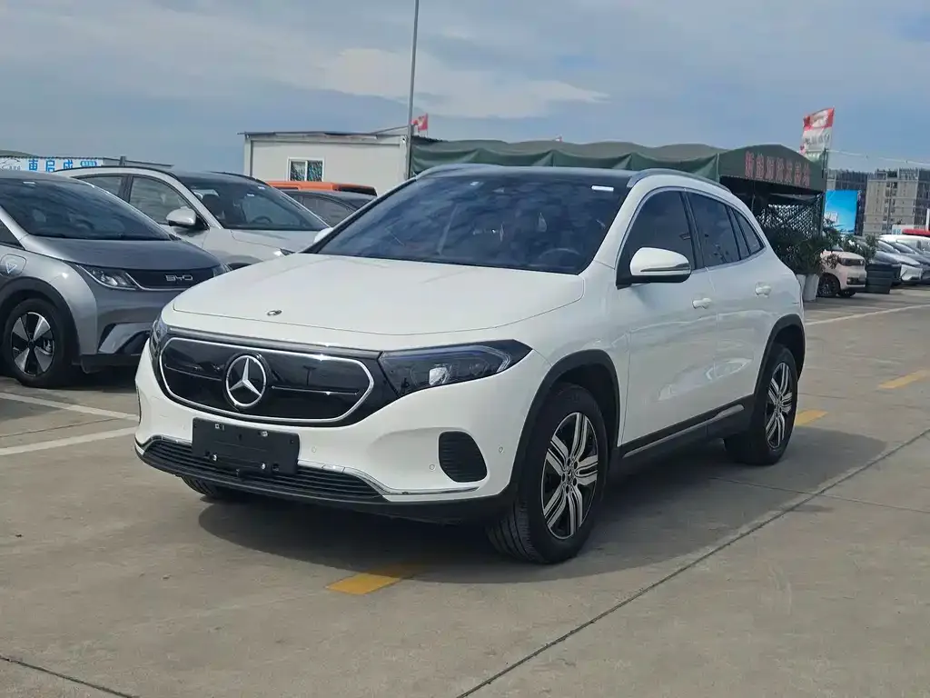 Mercedes-Benz EQA — фото 1
