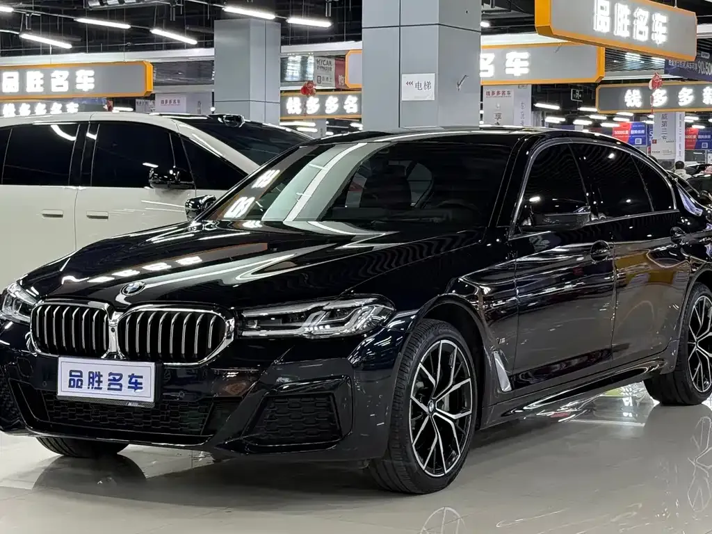 BMW 5 Series — фото 1