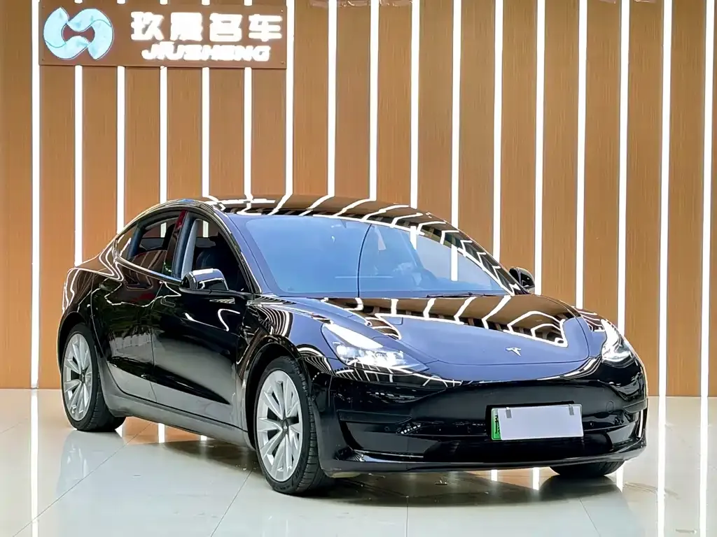 Tesla Model 3 — фото 10