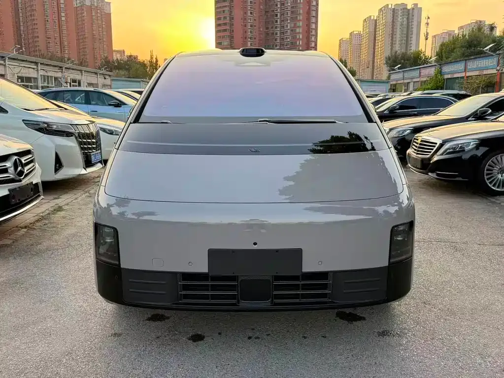 Li Auto MEGA — фото 6