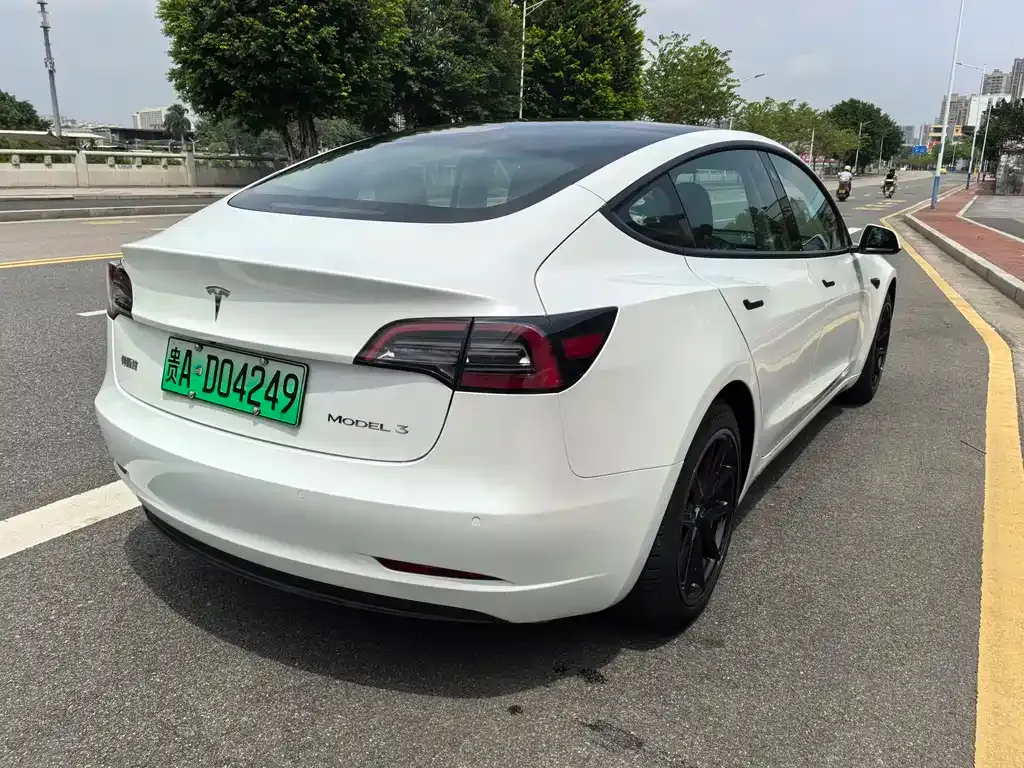 Tesla Model 3 — фото 6