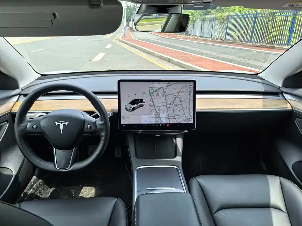 Tesla Model 3 — фото 8