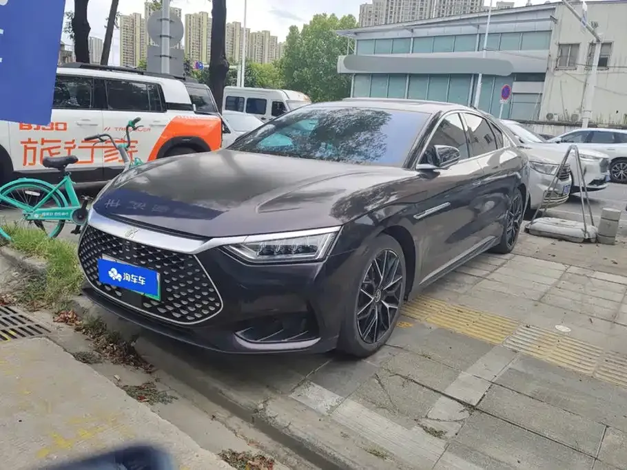 BYD Han — фото 1