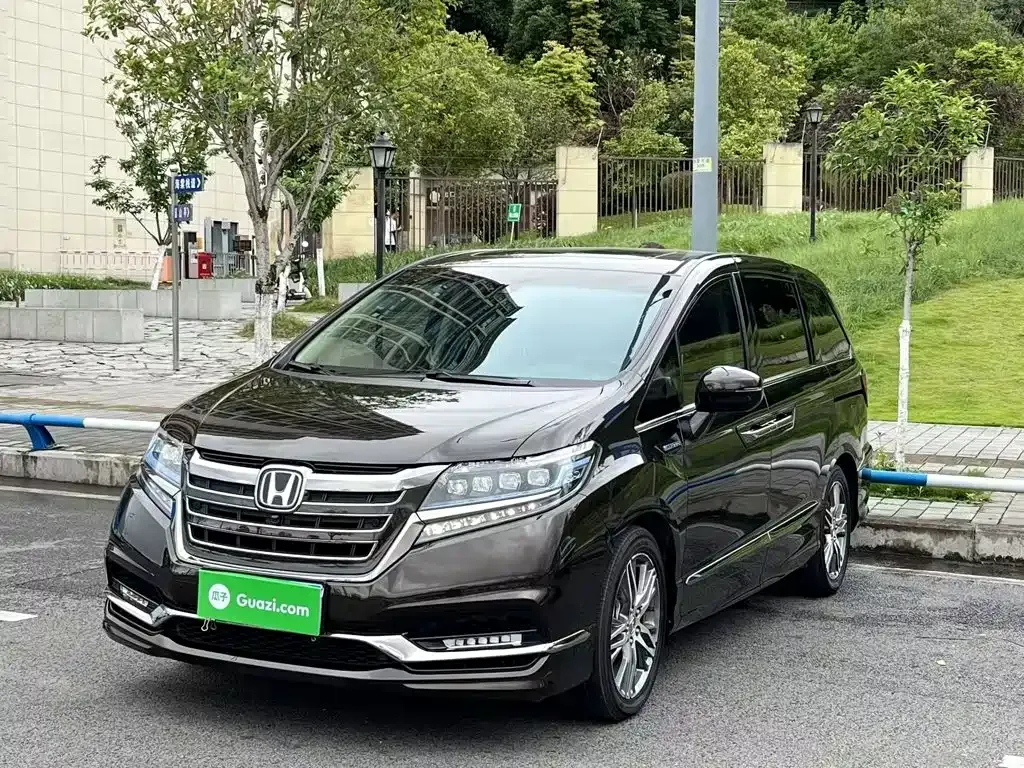 Honda Elysion — фото 1