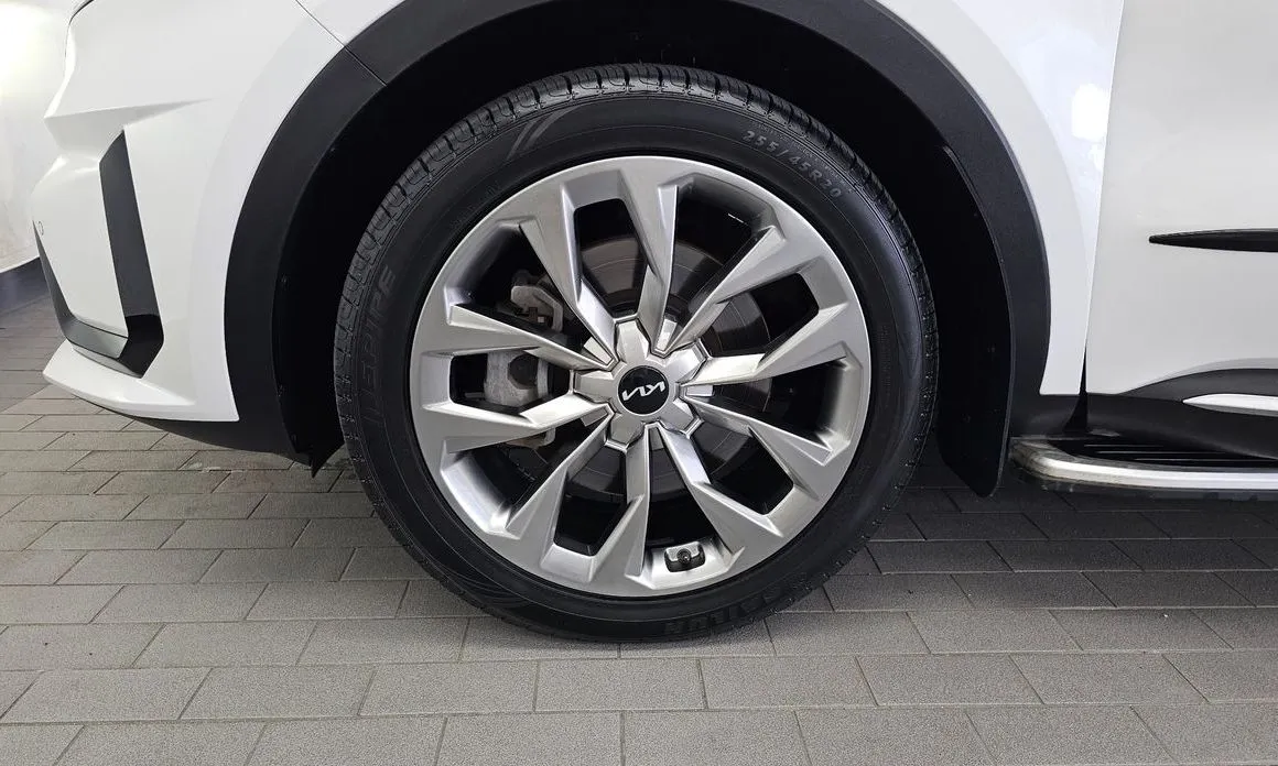 Kia Sorento — фото 7