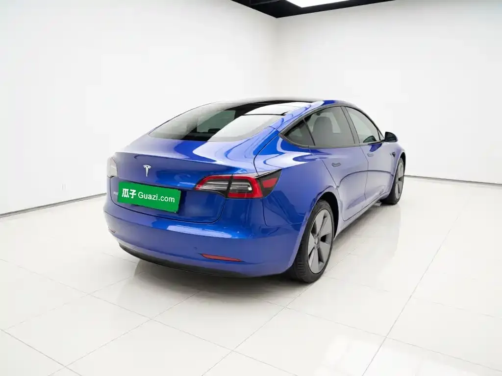 Tesla Model 3 — фото 3