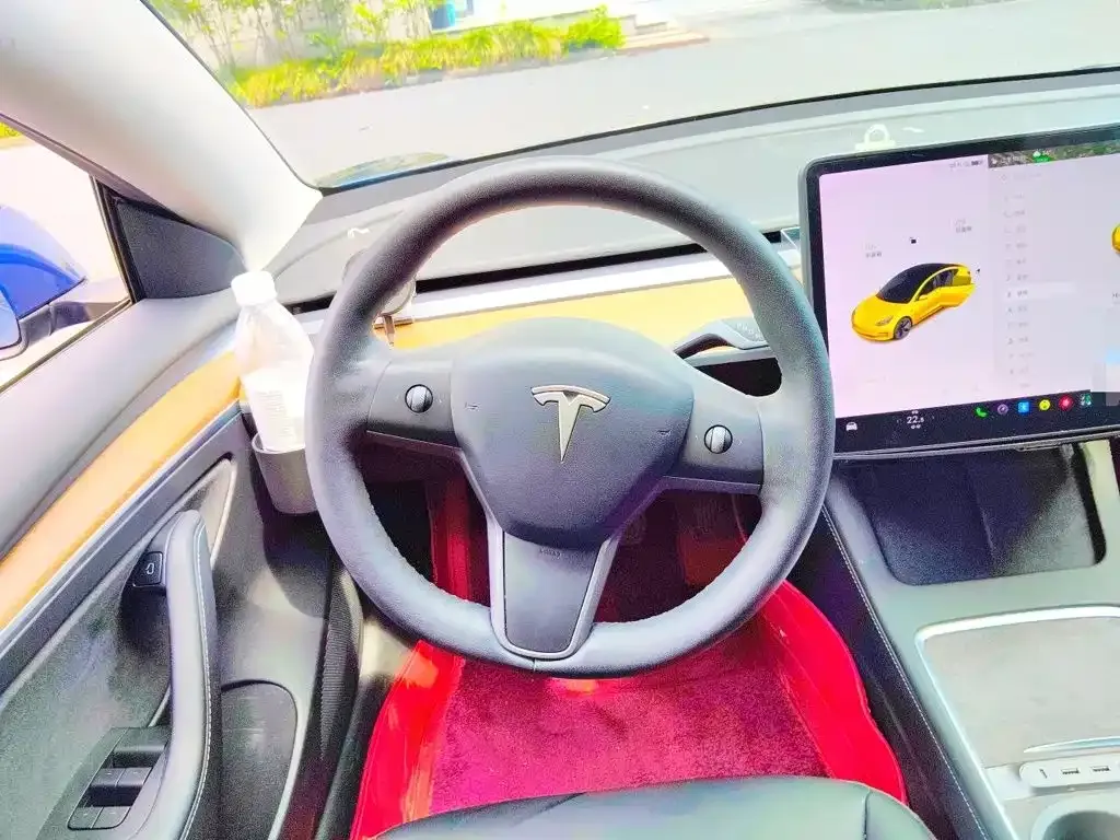 Tesla Model 3 — фото 7