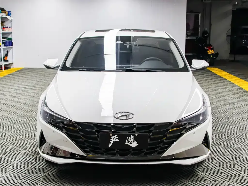 Hyundai Elantra — фото 9