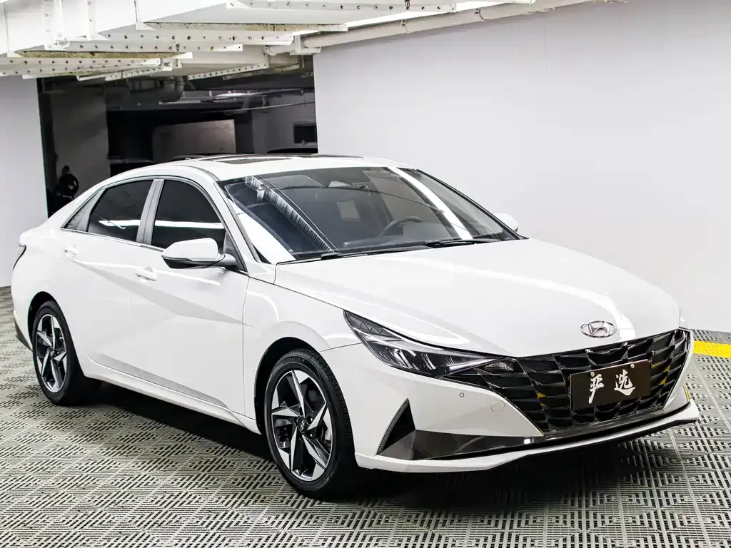 Hyundai Elantra — фото 6