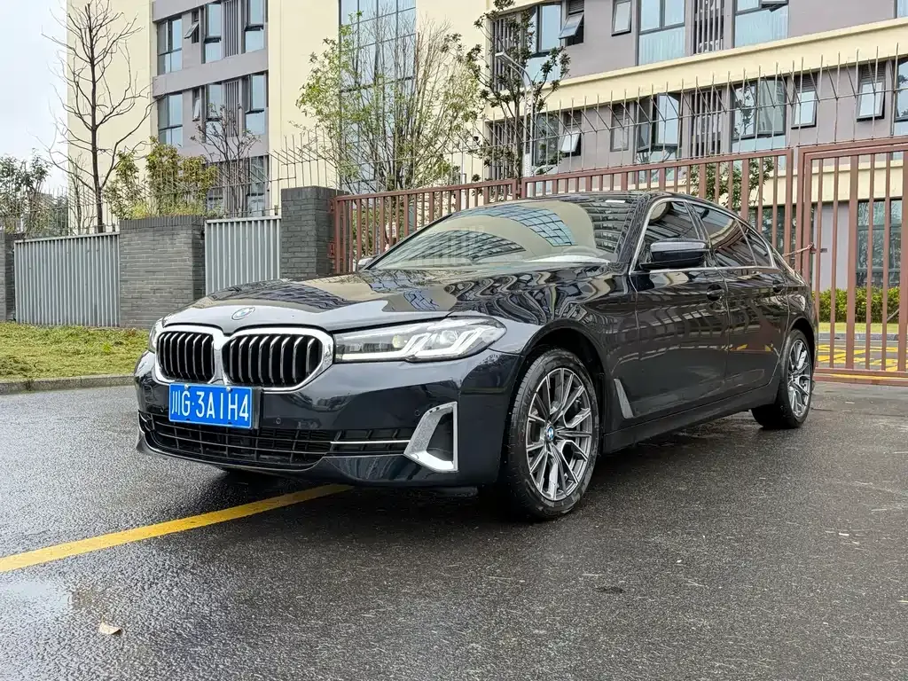BMW 5 Series — фото 1