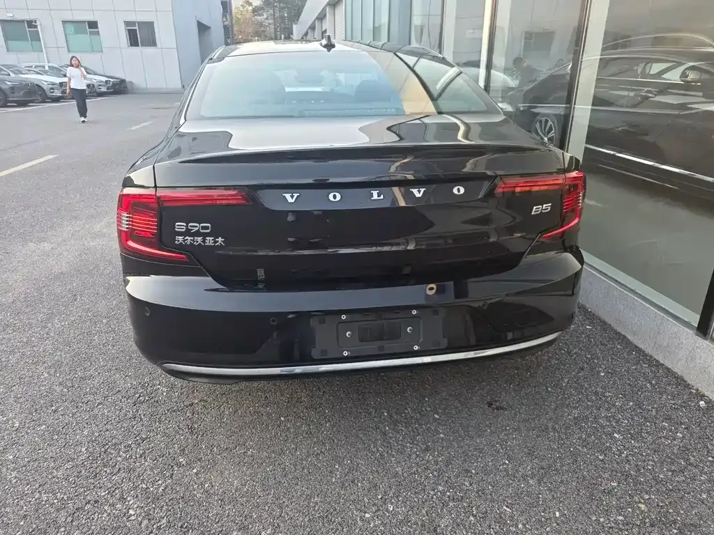 Volvo S90 — фото 10