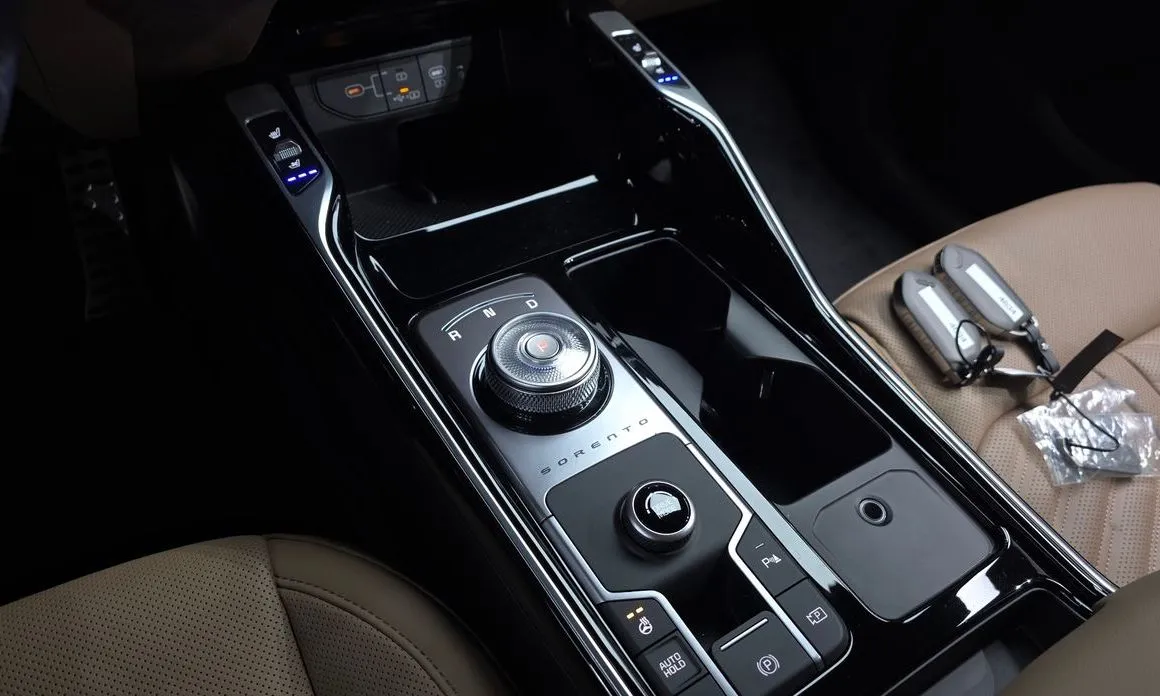 Kia Sorento — фото 10
