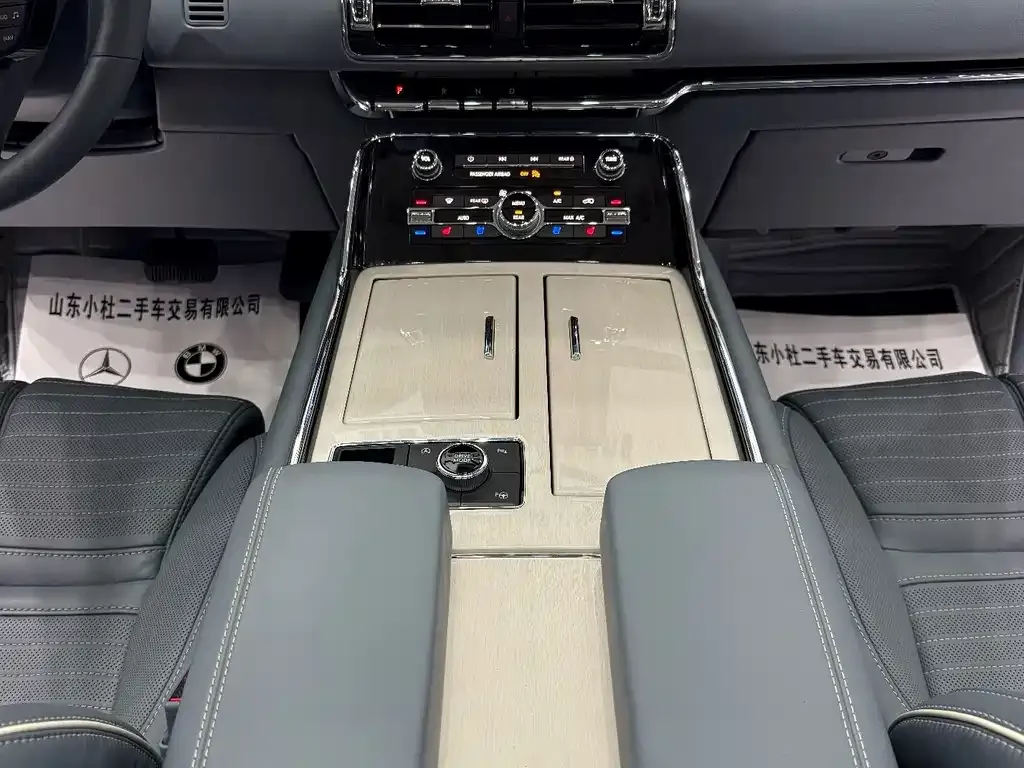 Lincoln Navigator — фото 10