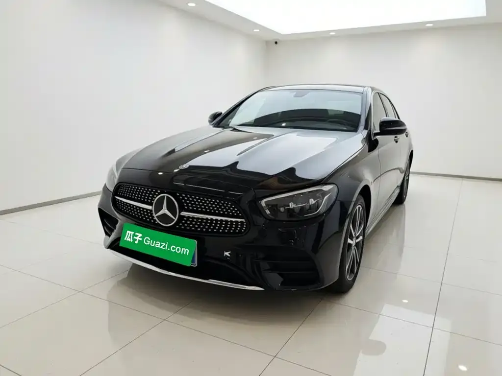 Mercedes-Benz E-Class — фото 1