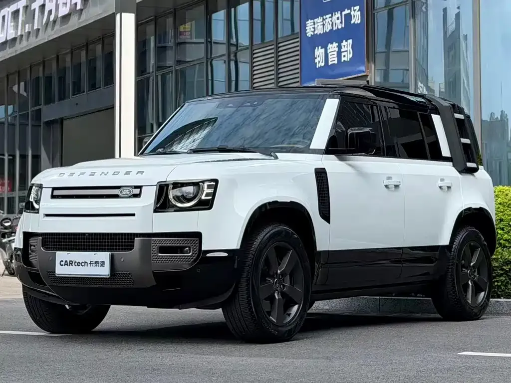 Land Rover Defender — фото 1