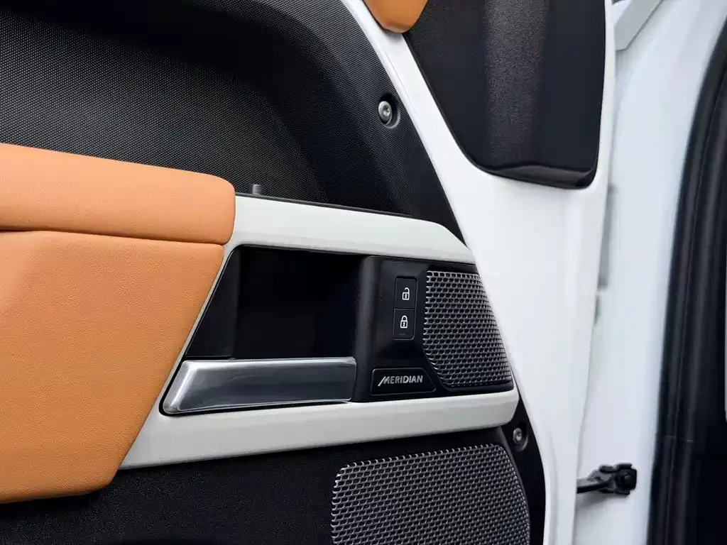Land Rover Defender — фото 3