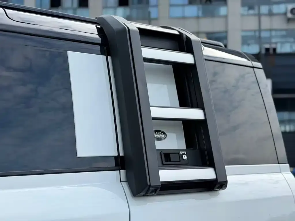 Land Rover Defender — фото 10