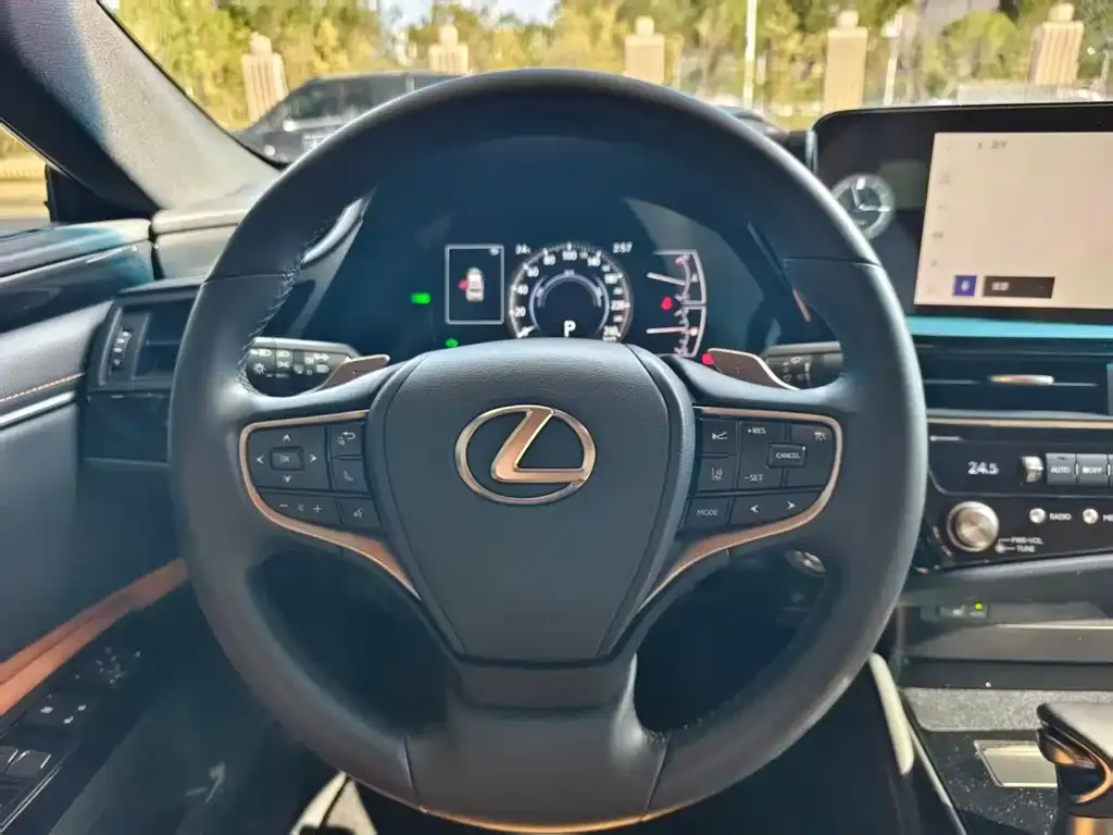 Lexus ES — фото 9