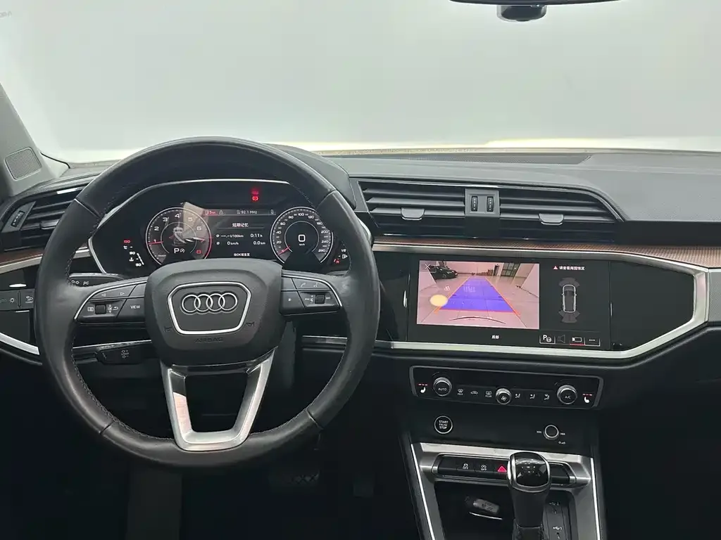 Audi Q3 — фото 6