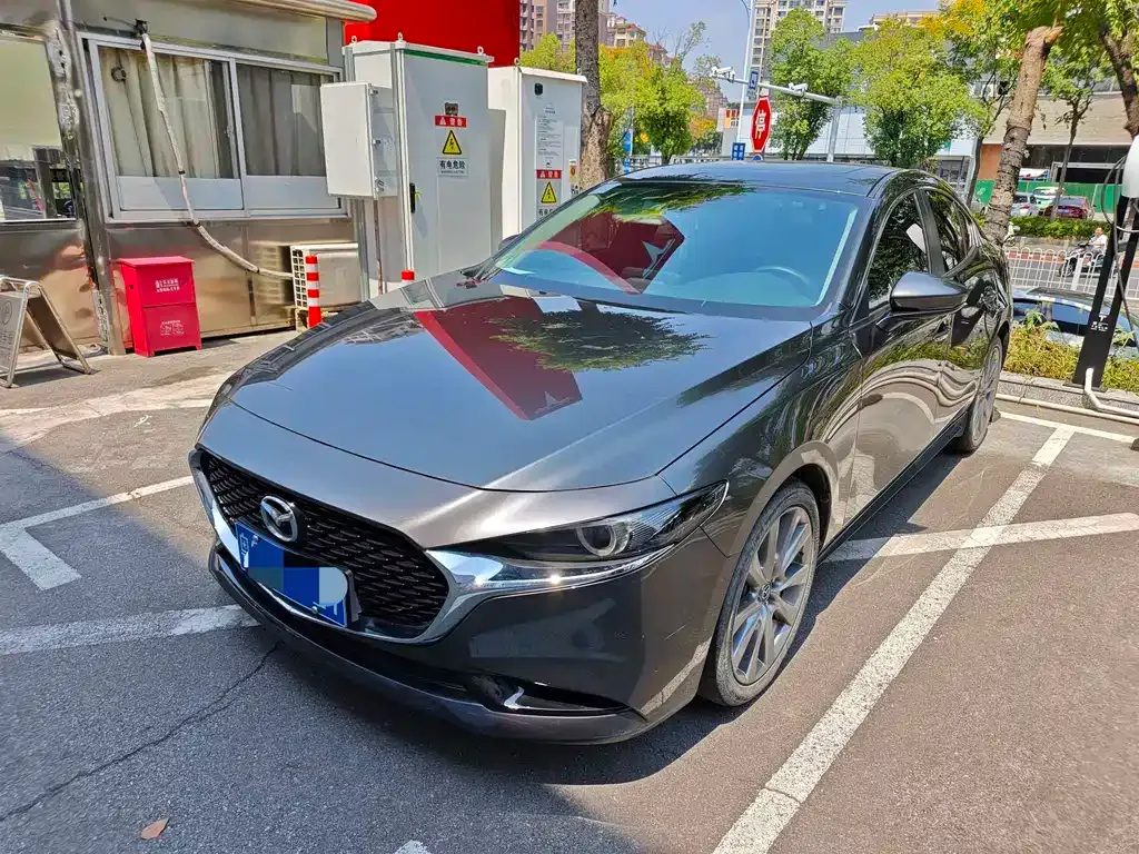 Mazda 3 Axela — фото 1
