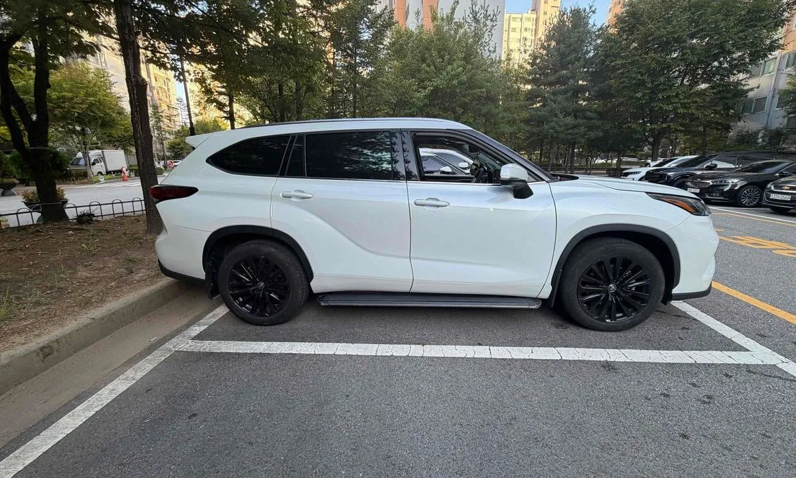 Toyota Highlander — фото 10
