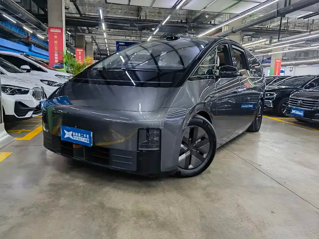 Li Auto MEGA — фото 1
