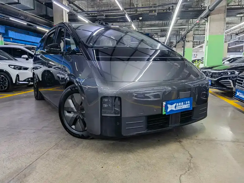 Li Auto MEGA — фото 7