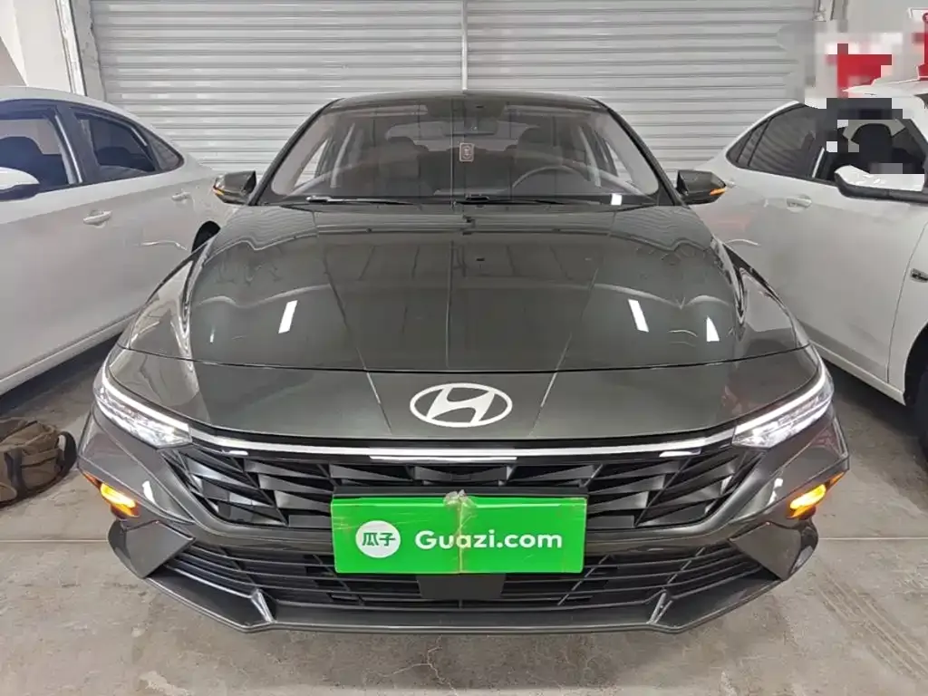 Hyundai Elantra — фото 8