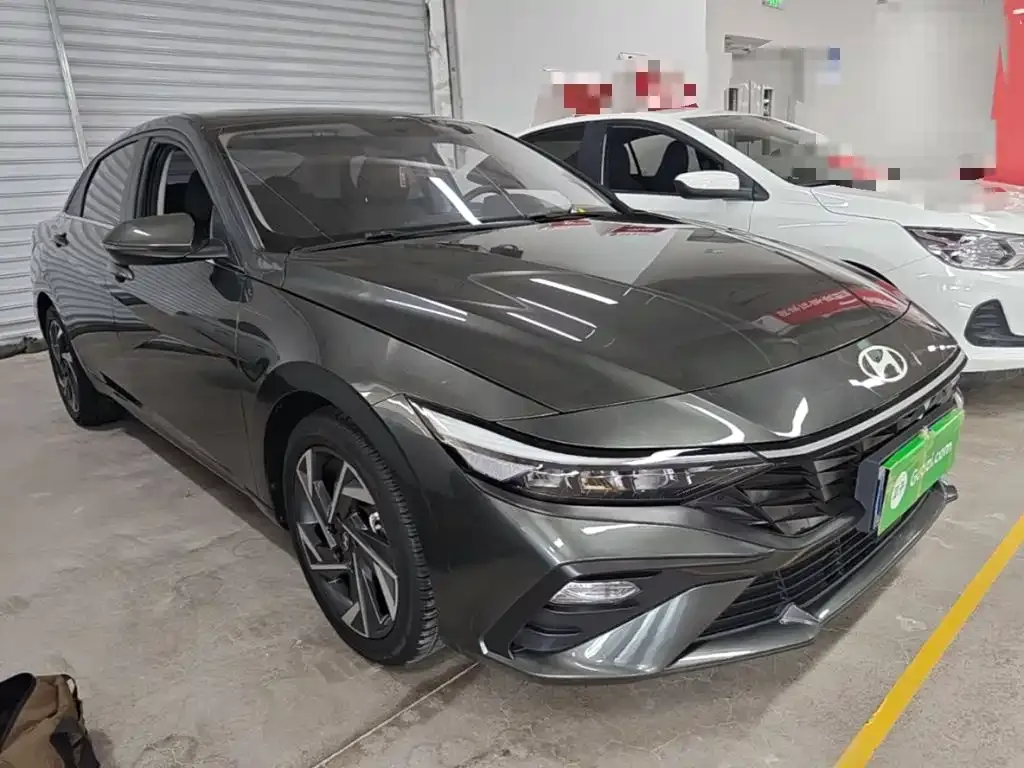 Hyundai Elantra — фото 10
