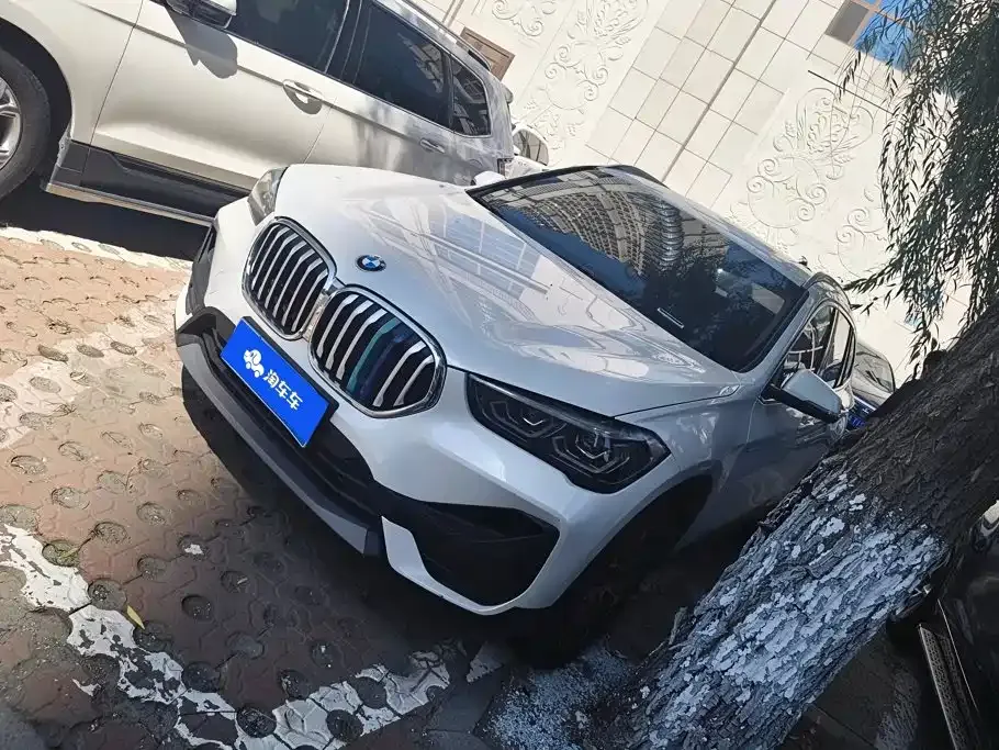 BMW X1 — фото 1