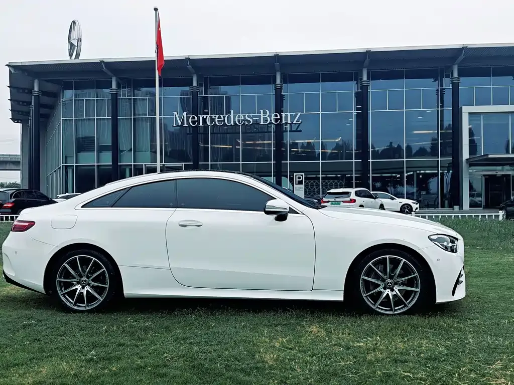 Mercedes-Benz E-Class (Import) — фото 3