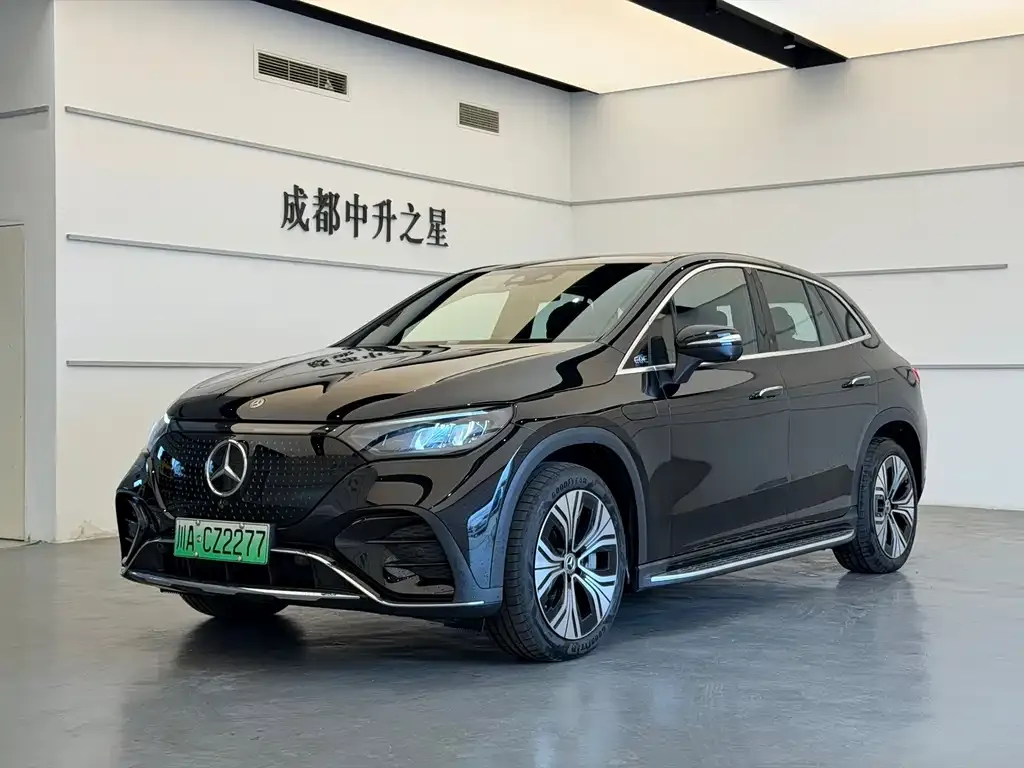 Mercedes-Benz EQE SUV — фото 1